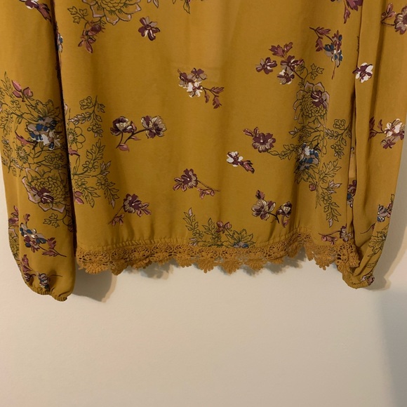 Size Small Long Sleeve Lightweight Top by JOLT - Picture 9 of 16